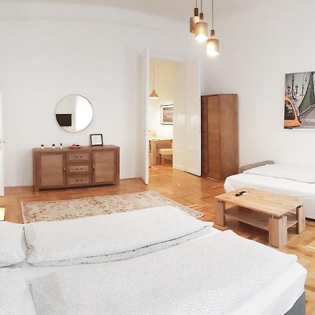 Luxury New Cozy Flat At Dob Street Nearby Gozsdu Court Lejlighed Budapest Eksteriør billede