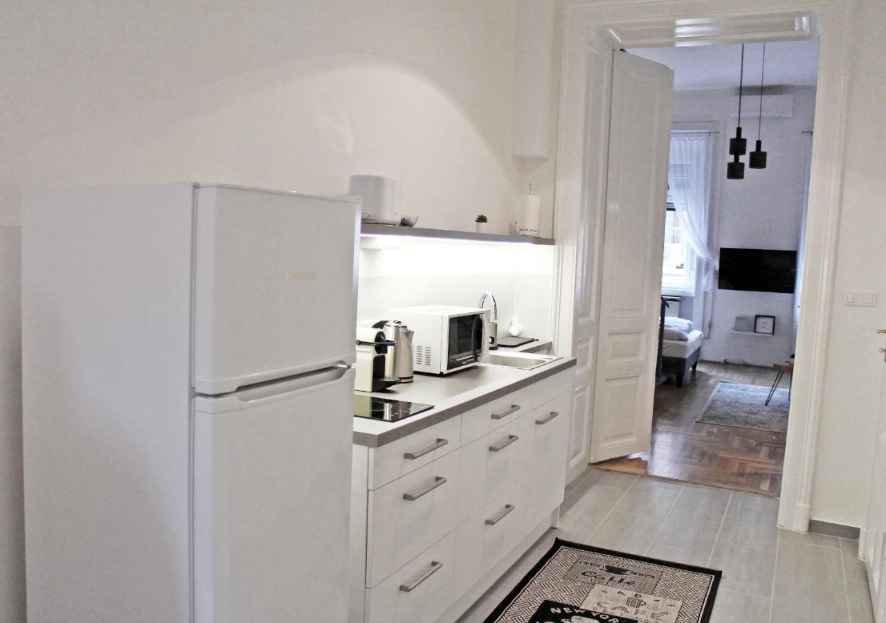 Luxury New Cozy Flat At Dob Street Nearby Gozsdu Court Lejlighed Budapest Eksteriør billede