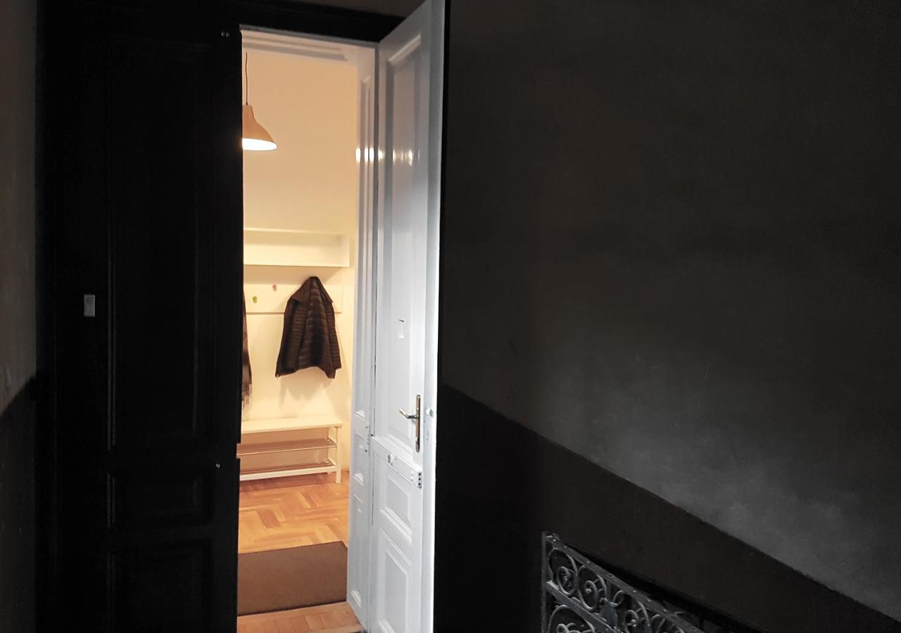 Luxury New Cozy Flat At Dob Street Nearby Gozsdu Court Lejlighed Budapest Eksteriør billede