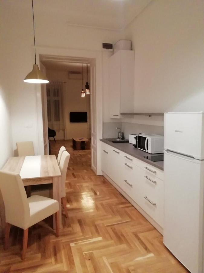 Luxury New Cozy Flat At Dob Street Nearby Gozsdu Court Lejlighed Budapest Eksteriør billede
