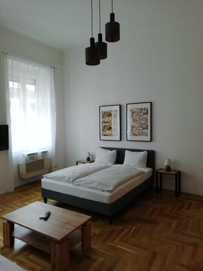 Luxury New Cozy Flat At Dob Street Nearby Gozsdu Court Lejlighed Budapest Eksteriør billede